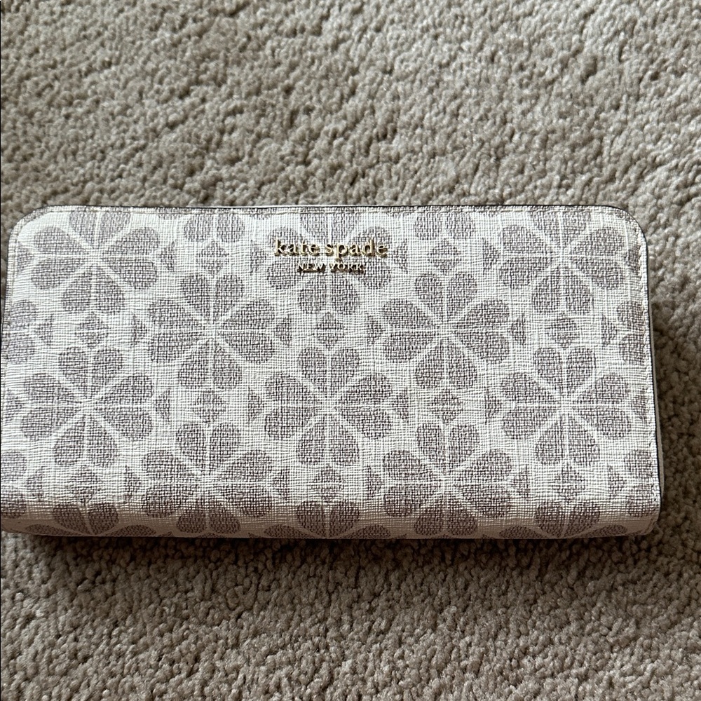 Kate Spade Cream and Gray Floral Wallet